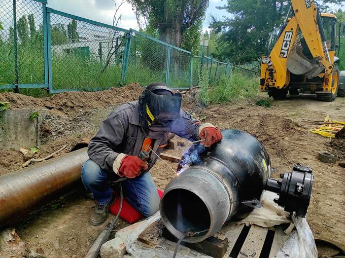 Специалисты АО «Харьковгоргаз» заменили выключающие устройства газорегуляторного пункта на Северной Салтовке.