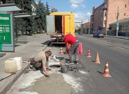 Коммунальщики Харькова ежедневно прочищают более трех километров труб