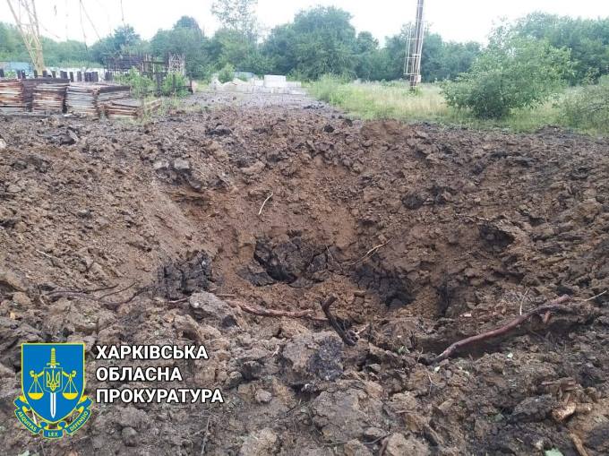 Фотофакт разрушения ракетным ударом депо харьковского метрополитена