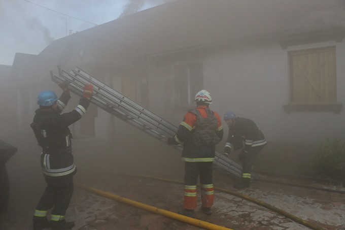 Новини Харкова: сім пожеж після артобстрілу виникло в селі Циркуни