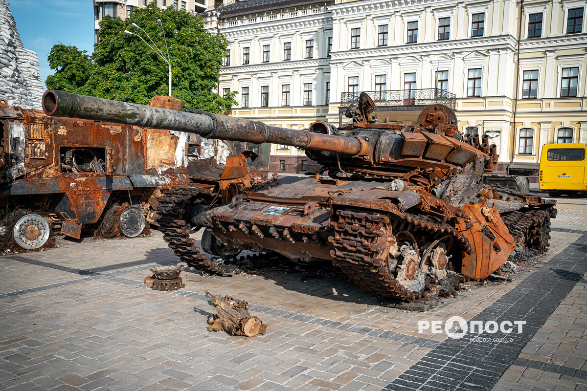 Знищений російський танк в Києві