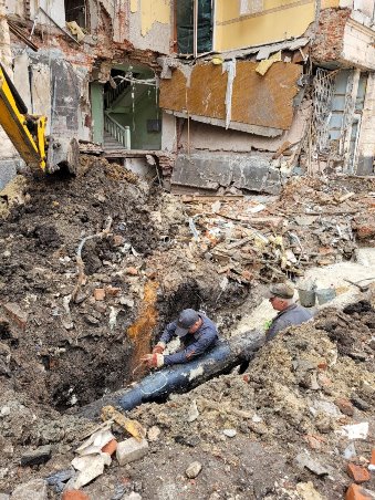 Новини Харькова: газопровод, пошкодженій внаслідок авіаудару у центрі міста, відремонтовано