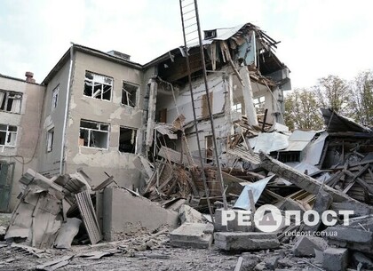 Наслідки ракетного удару по корпусу вишу в центрі Харькова (фото)