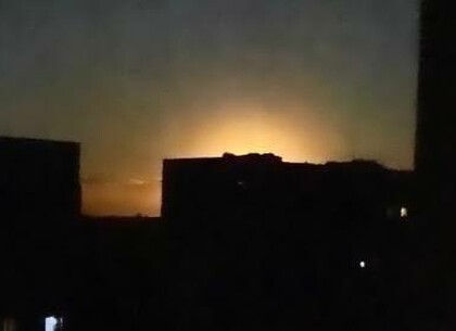 Ракетний удар по Харкову: рятівники гасили пожежу на автомийці