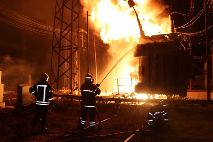 пожар на ТЭЦ-5 в Харькове после ракетного удара