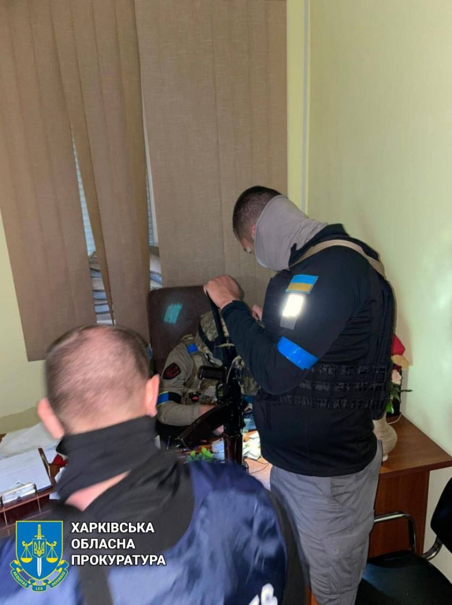 Розслідують діяльність "поліції" окупантів правоохоронці Харківщини
