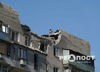 Наслідки обстрілу житлових будинків у Холодногірському районі Харкова (фото)
