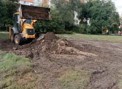 Харківські комунальники усувають дефекти мереж та облаштовують території