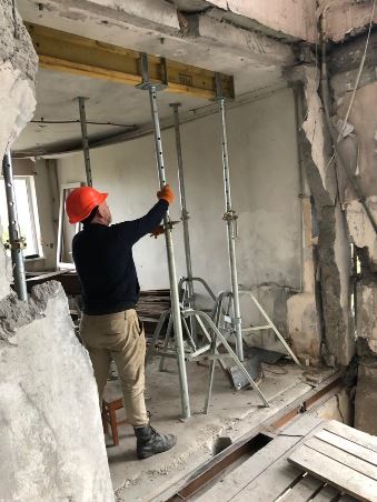 Новини Харкова: на Салтівці відновлюють зруйновані житлові будинки