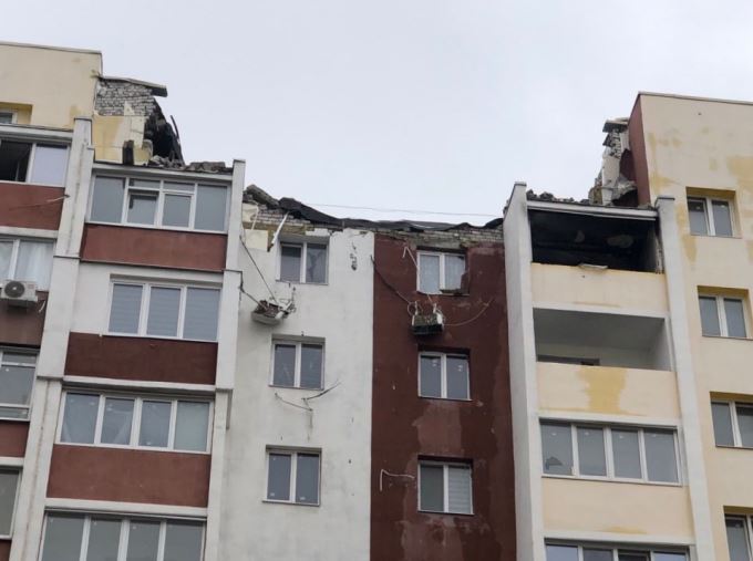 Новини Харкова: на Салтівці відновлюють зруйновані житлові будинки
