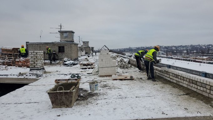 Новини Харкова: як відновлюють будинки, постраждалі внаслідок ворожих обстрілів