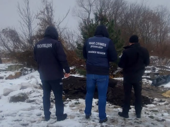 Поліція ексгумувала тіло мешканки села Слобожанське Харківського району, яка загинула 5 вересня під час обстрілу населеного пункту