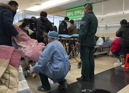 Коронавірус: у Китаї сотні тисяч хворих, переповнені крематорії та лікарні через спалах епідемії