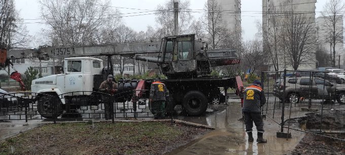 Робітники КП Харківські теплові мережі закривають розриття, займаються прогрівом будинків та відпрацьовують заявки мешканців.