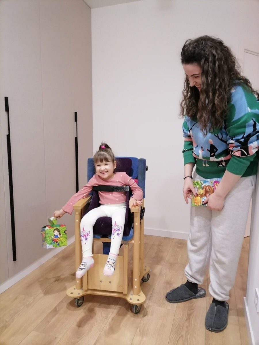 Привітали з новорічним святами дітей з інвалідністю у Харкові