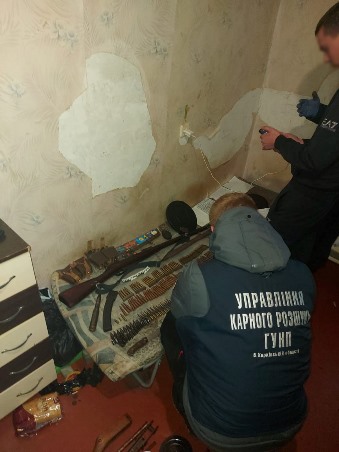 Поліцейські Харківщини викрили мешканця столиці у збуті вогнепальної зброї