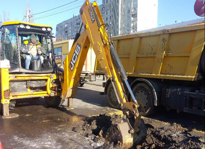 Харківські комунальники ремонтують водоводи на 19 ділянках