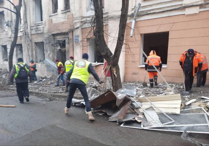 У будинках, яки постраждали від ракетного удару по Харкову, закрили 369 вікон на 15 об'єктах