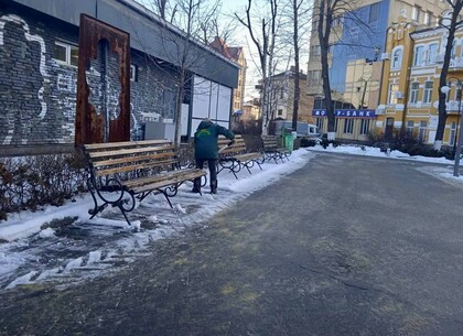 Як у Харкові прибирають вулиці від снігу (фото)