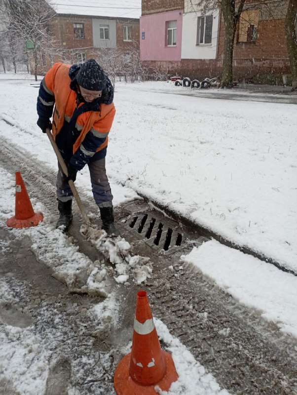 Відновили зливову каналізацію на вулицях та проспктах Харкова комунальники