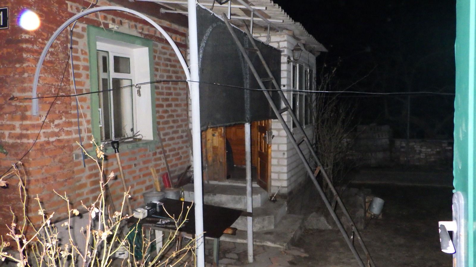 в будинку в місті Красноград виявлено тіло чоловіка.