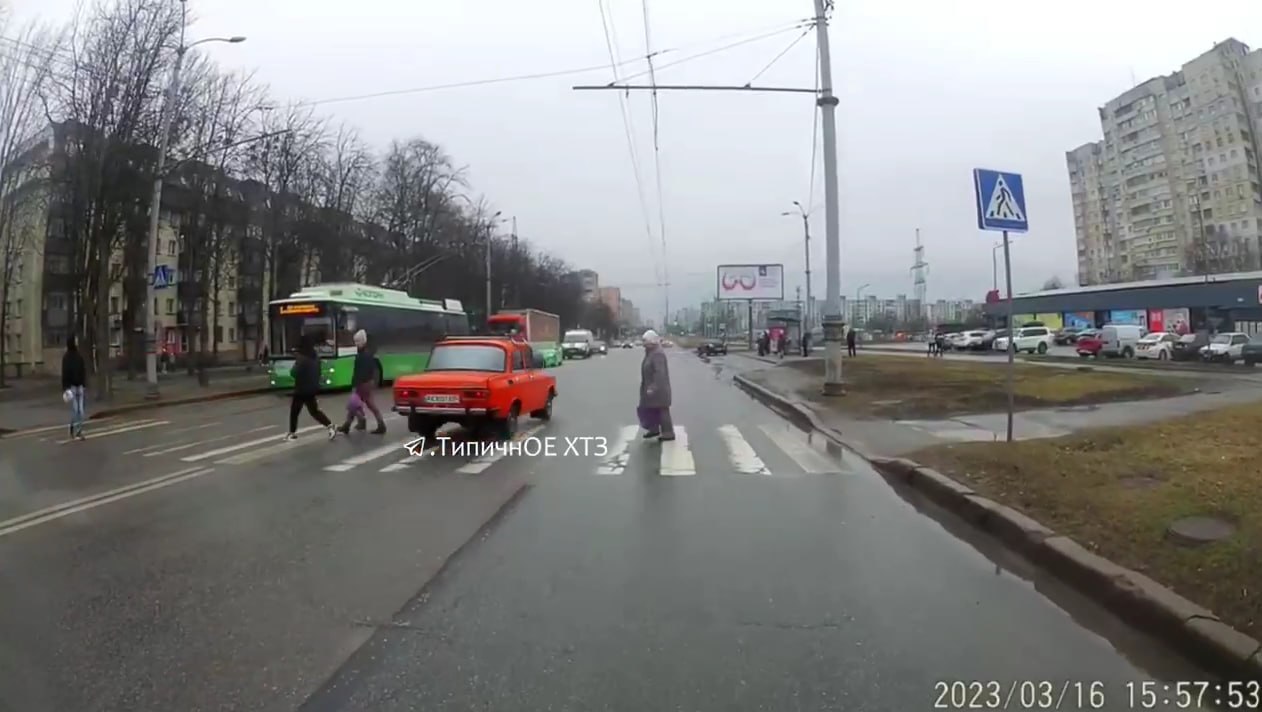 Спіймали водія, який ледь не погубив людей на переході у Харкові