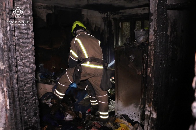 У Харкові та у смт Слобожанське Чугуївського района рятівники гасили пожежі, які виникли внаслідок необережності під час паління.