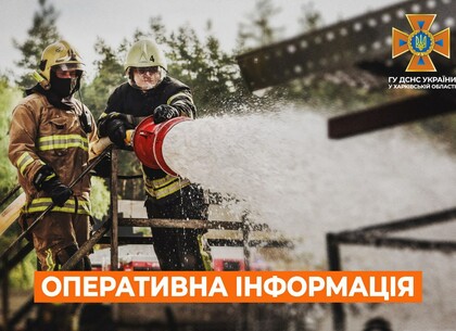 Після ворожих обстрілів у місті на Харківщині сталися великі пожежі: зведення ДСНС