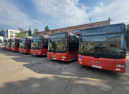 Харкову передали автобуси для перевантажених маршрутів: на роботу запрошують водіїв