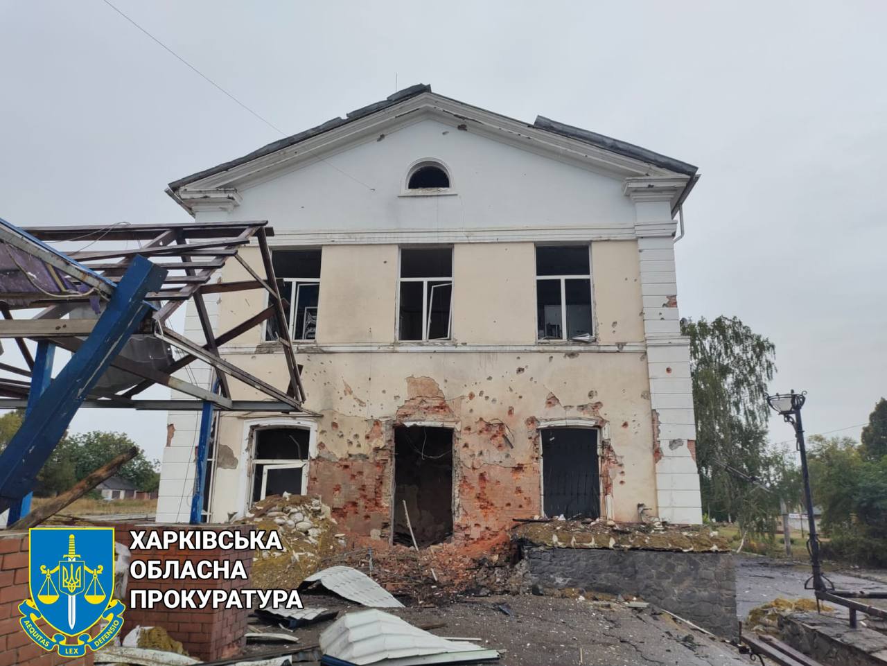 Гатили по Козачій Лопані окупанти: фото наслідків обстрілу на Харківщині