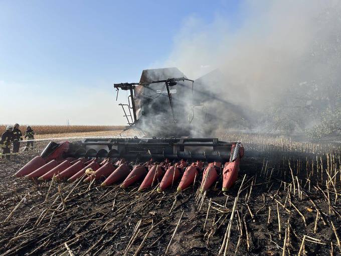 У Харківській області під час польових робіт на вібуховому пристрої підірвався комбайн