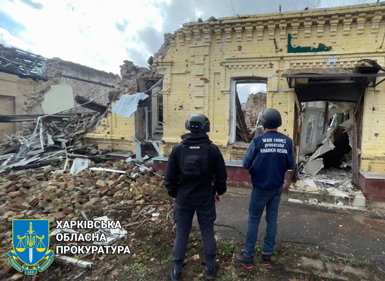 Гатили по місту Харківщини окупанти: правоохоронці показали наслідки (фото)