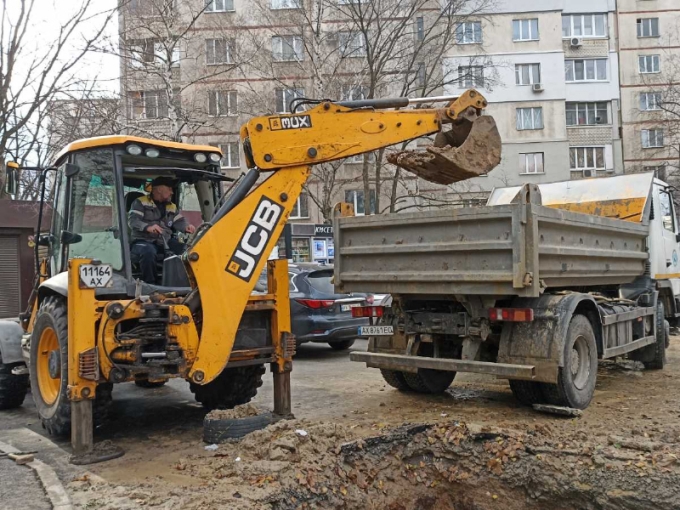 У Харкові усунули складне пошкодження на водогоні без відключення води у будинках споживачів