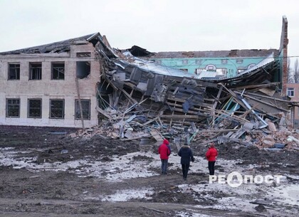 Як виглядає школа Харкова, розбита російською ракетою ввечері 2 січня (фото)