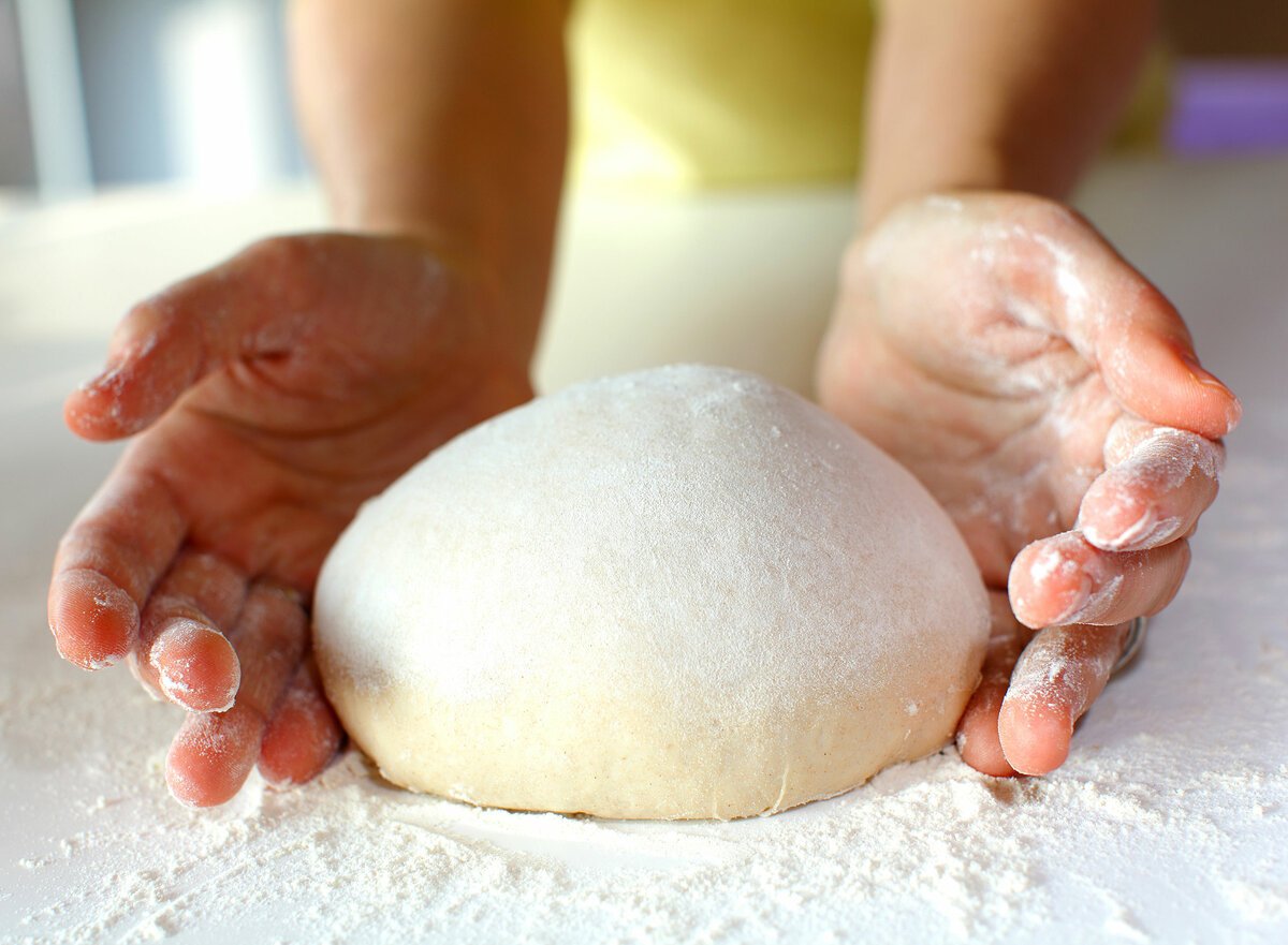 Як приготувати пружне та еластичне тісто, яке не прилипає до рук