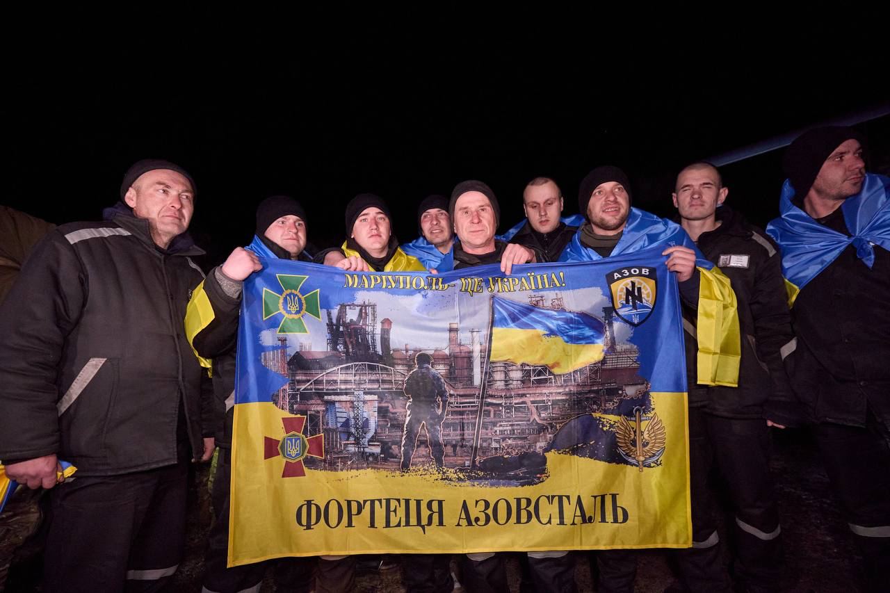 Повернулося з полону 100 українських захисників