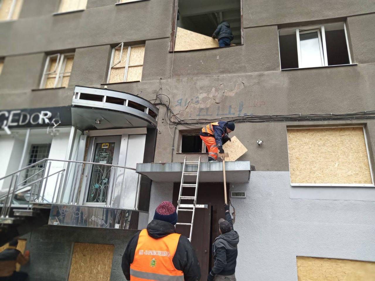 Провели ремонтні роботи у тисячах будинків комунальники: Новини Харкова