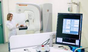 У харківській полікліниці можна пройти мамографічні обстеження на французькій цифровій системі
