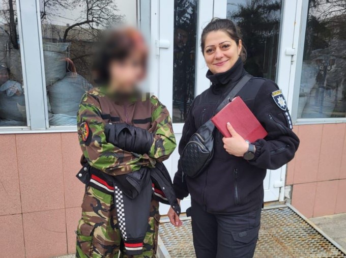 Харківські поліцейські оперативно розшукали неповнолітню дівчину, яку родичі намагалися знайти самостійно