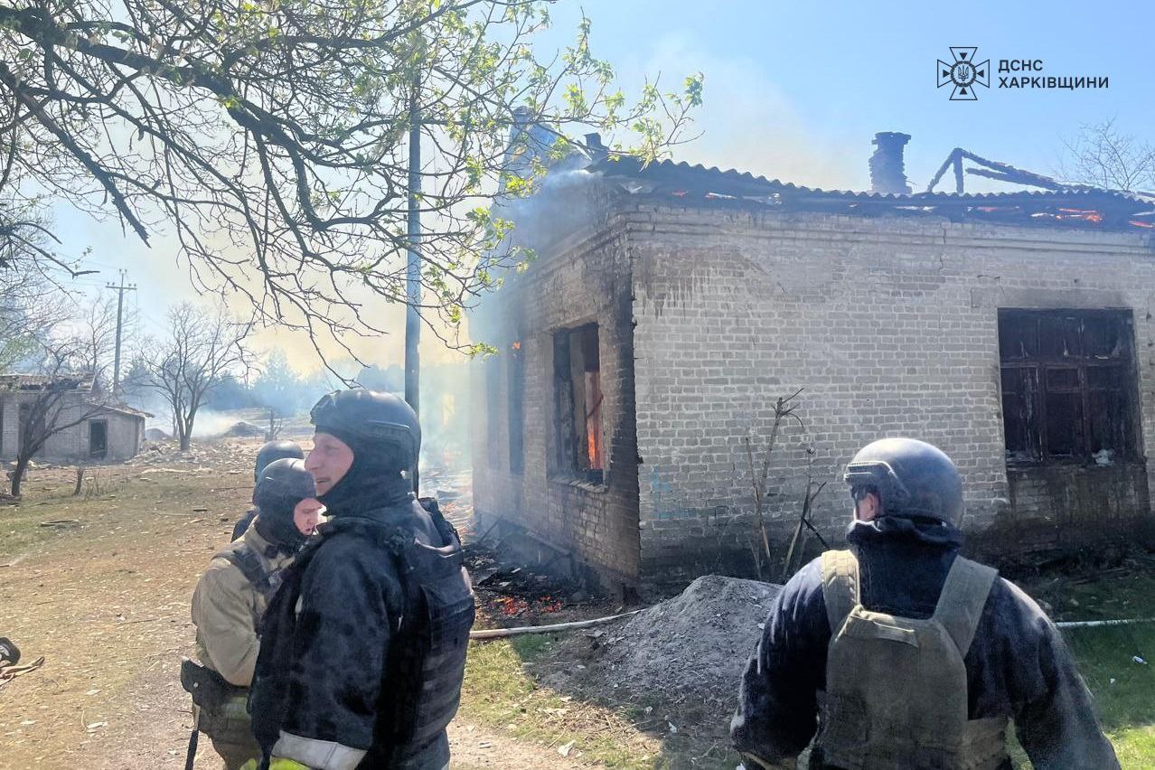 Обстрілювали рятувальників, які гасили пожежу на Харківщині, окупанти