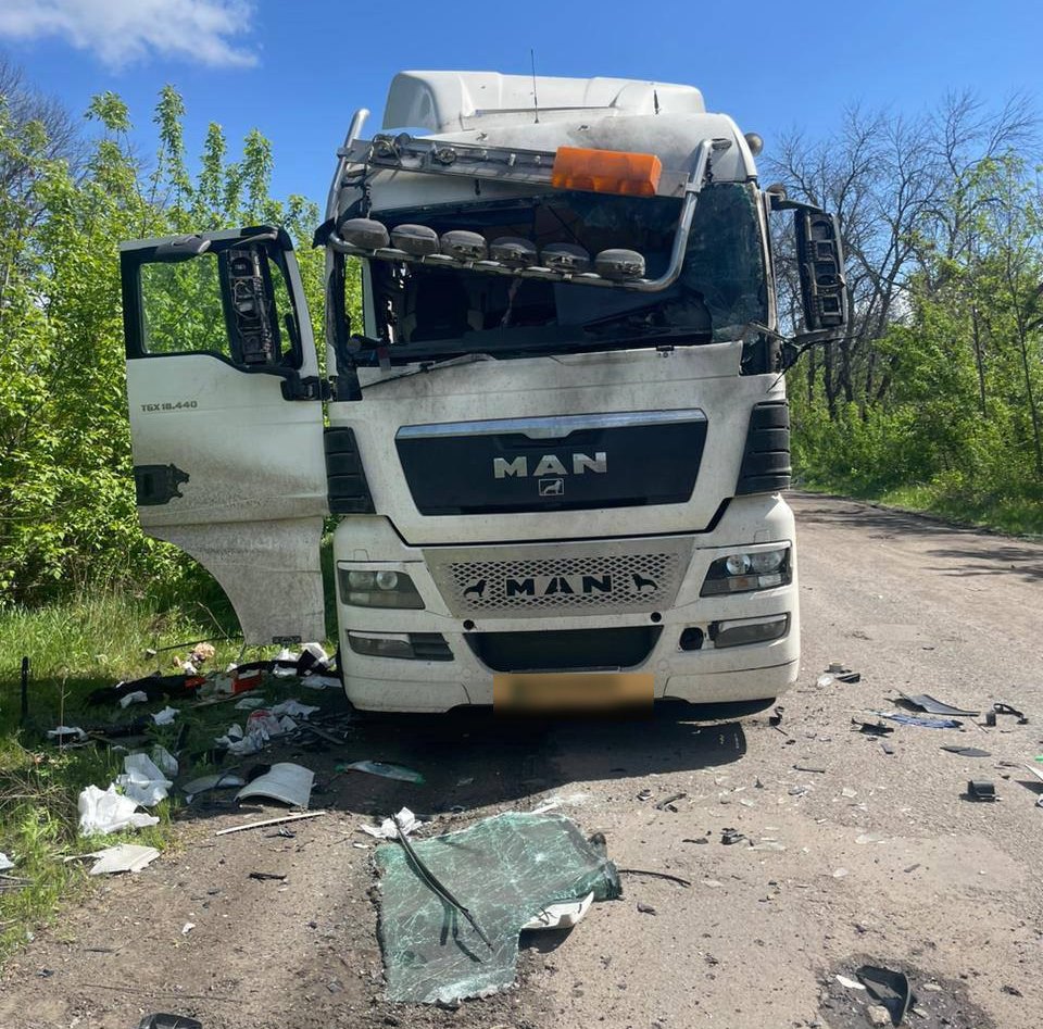 Російський дрон влучив у цивільний автомобіль на Харківщині