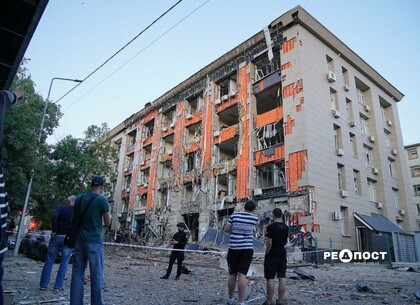 Наслідки ракетного удару по центру Харкова (фото)
