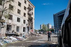 У якому стані знаходяться постраждалі під час ударів окупантів по Харкову
