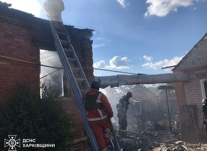 Рятувальники загасили дві пожежі в Циркунах, що виникли внаслідок ворожих обстрілів Харківщини