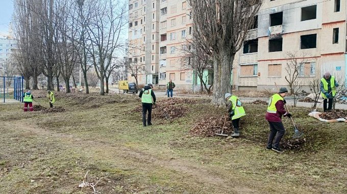 У Харкові комунальники взяли участь у загальноміському суботнику