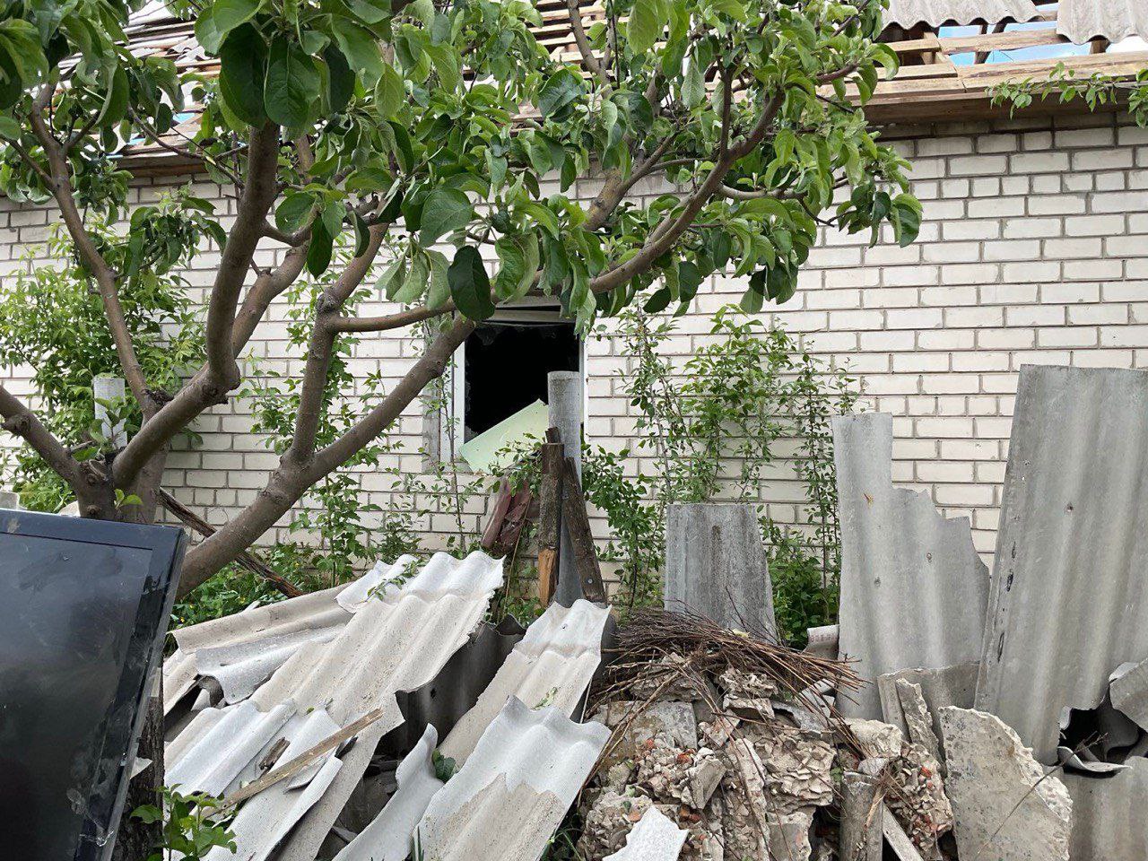 Поранені літні жителі селищ через удари загарбників: Новини Харкова