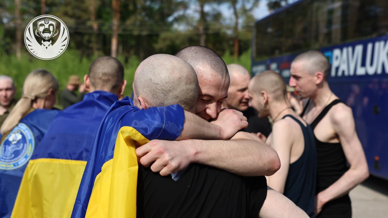 Повернулися з російського полону 390 українців, серед яких оборонці Харківщини: Новини Харкова