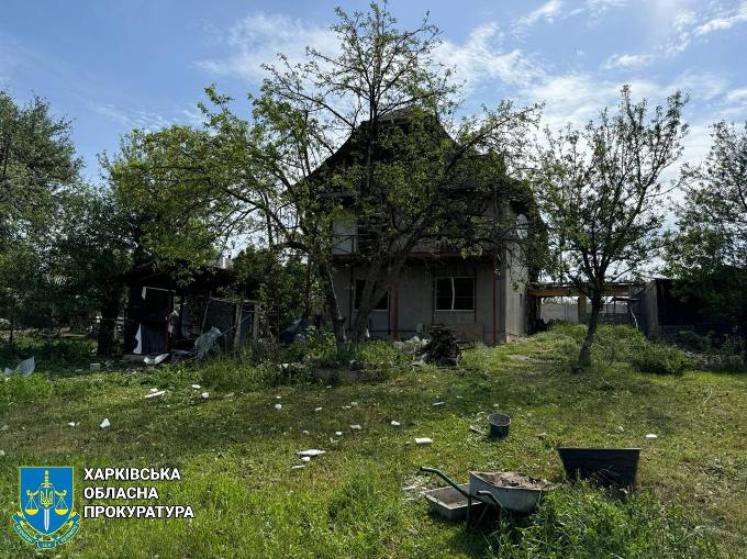 Російська ракета знищила ферму, дрони атакували гуманітарний хаб на Харківщині