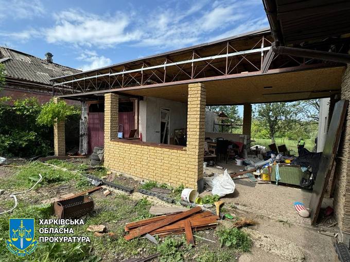 Російська ракета знищила ферму, дрони атакували гуманітарний хаб на Харківщині