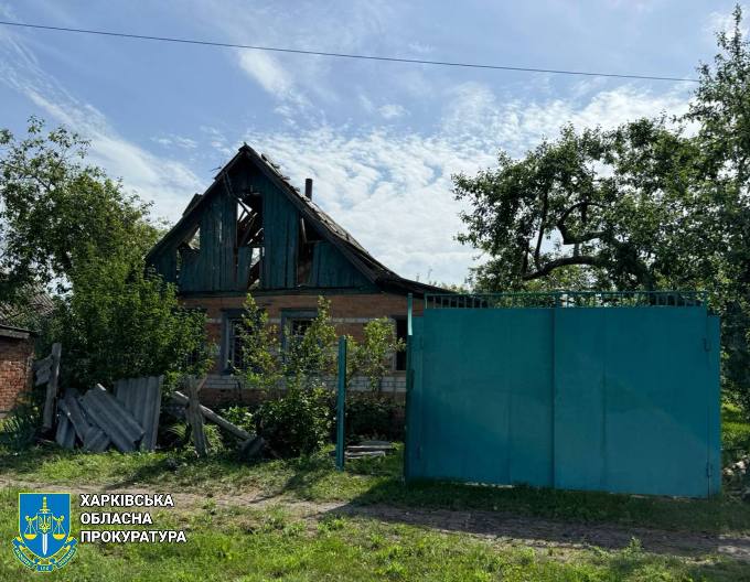 Російська ракета знищила ферму, дрони атакували гуманітарний хаб на Харківщині